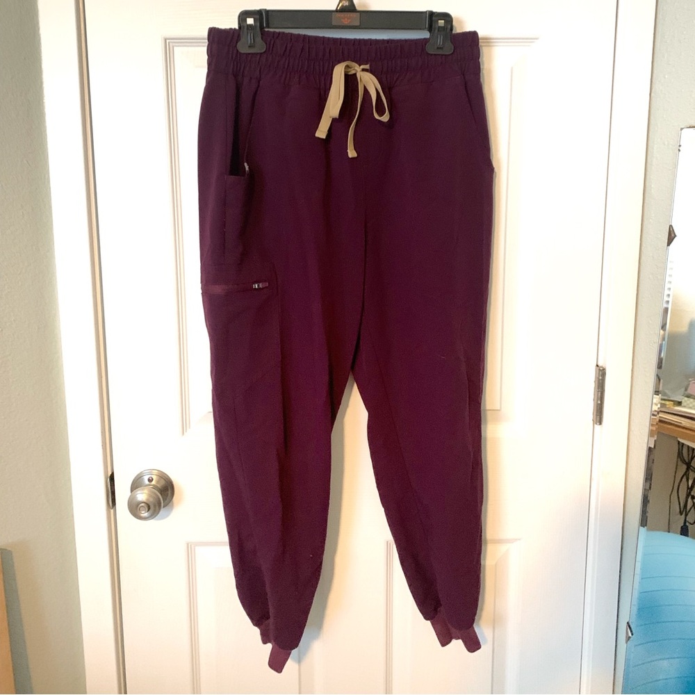 Zamora™ High Waisted - Petite Jogger Scrub Pants
